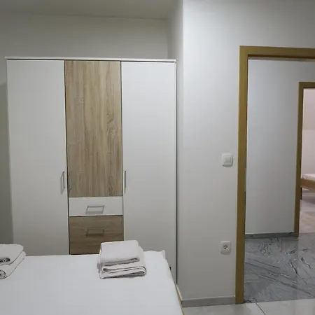 Pensión For Rent In